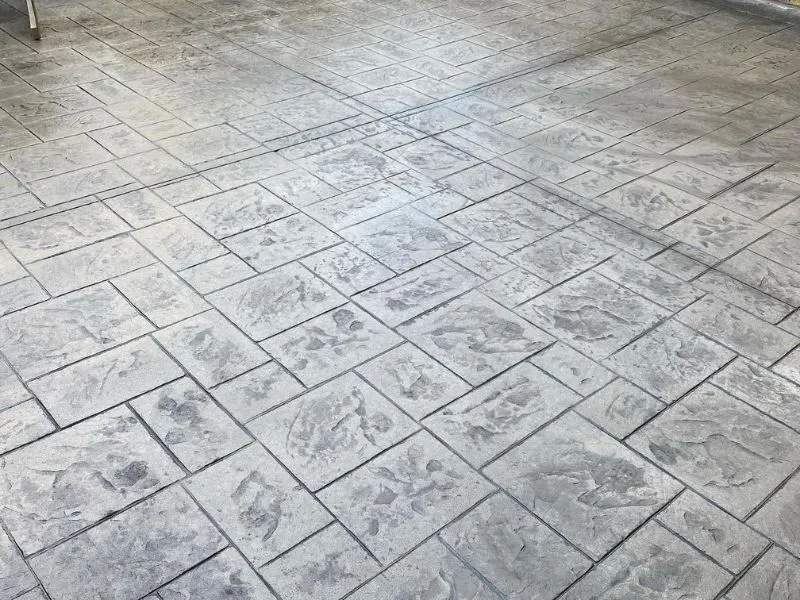 Vì sao nên sử dụng bột màu tăng cứng cho nền bê tông?