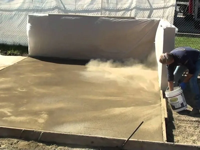 Định mức bột màu tăng cứng cho 1m² là bao nhiêu?